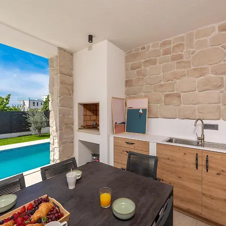 Apartment Detached For 6 Novigrad Istria